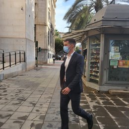 Archivo - El futbolista Santi Mina llegando a la Audiencia Provincial de Almería para la última sesión del juicio en una imagen de archivo