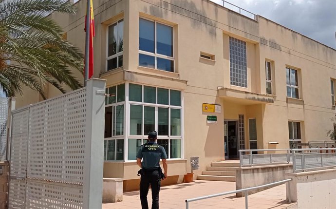Un agente de la Guardia Civil de Inca.