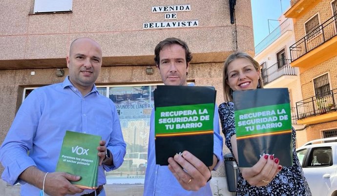 Polavieja, Cortés y Peláez muestran iniciativas recogidas por la formación a la que pertenece.
