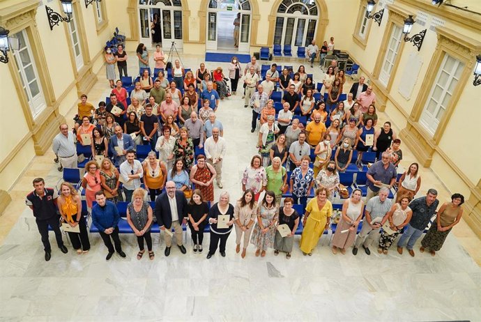 La Diputación de Almería entrega ayudas y subvenciones a 64 entidades y ONG.