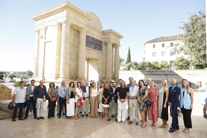 El Ayuntamiento presenta un plan estratégico para atraer turismo de congresos a la ciudad.