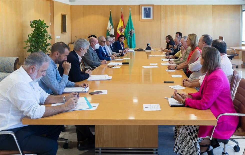 Reunión en la Diputación de Sevilla para analizar la situación derivada de la sequía.