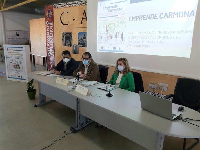 Archivo - El alcalde de Carmona (Sevilla), Juan Ávila, en una imagen de archivo.