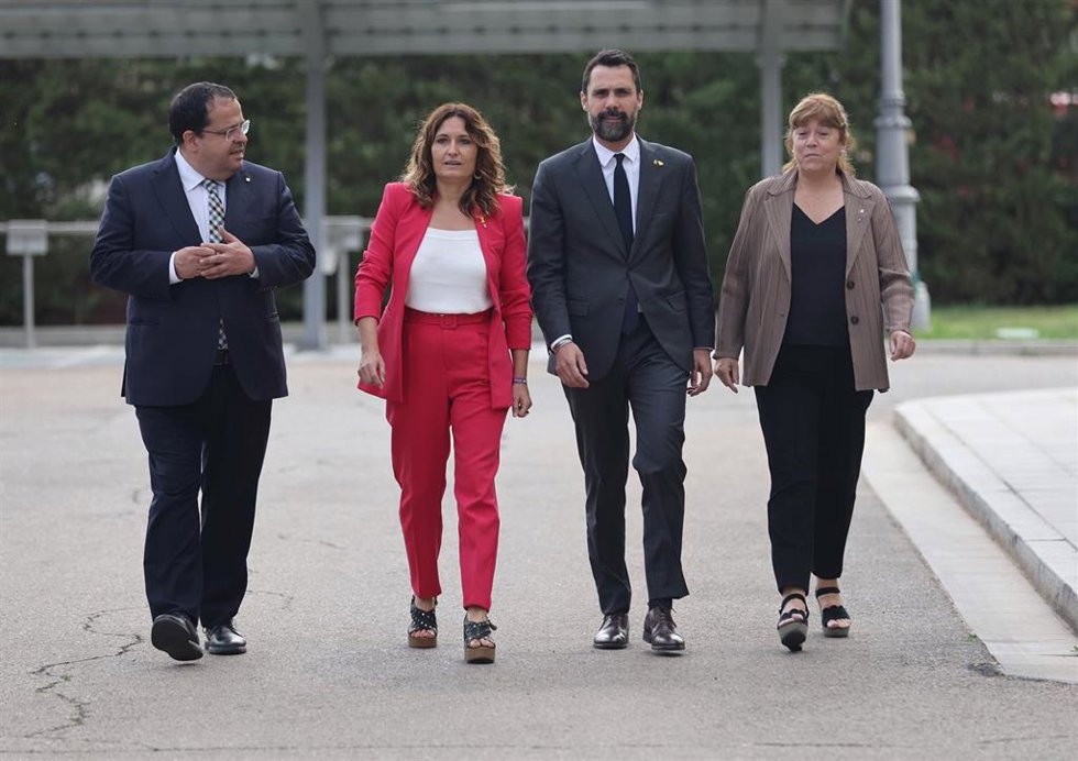 Archivo - (I-D) El conseller de Interior, Joan Ignasi Elena; la consellera de la Presidencia, Laura Vilagr; el conseller de Empresa, Roger Torrent y la consellera de Cultura, Natlia Garriga. ARCHIVO.