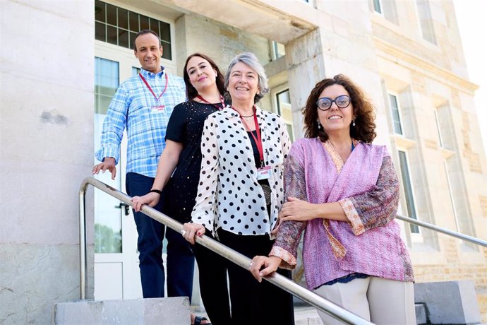 Matilde Carlón, vicerrectora de la UIMP; Yolanda Soler, directora del Instituto Cervantes de Beirut; Tacha Romero, nieta de José Hierro; y Hassan Boutakka,    profesor de Lingüística y Traducción