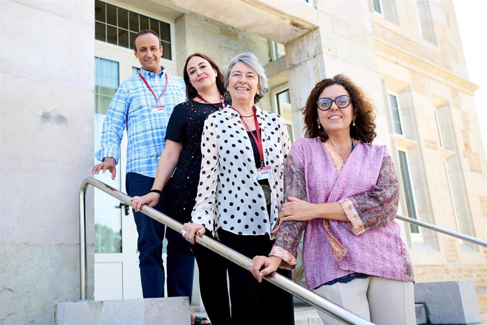 Matilde Carlón, vicerrectora de la UIMP; Yolanda Soler, directora del Instituto Cervantes de Beirut; Tacha Romero, nieta de José Hierro; y Hassan Boutakka,    profesor de Lingüística y Traducción