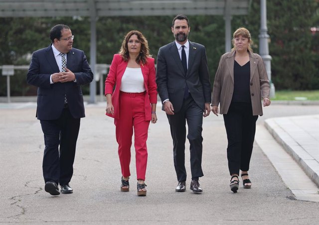 Archivo - (E-D) El conseller d'Interior, Joan Ignasi Elena, la consellera de la Presidència, Laura Vilagrà, el conseller d'Empresa, Roger Torrent, i la consellera de Cultura, Natàlia Garriga