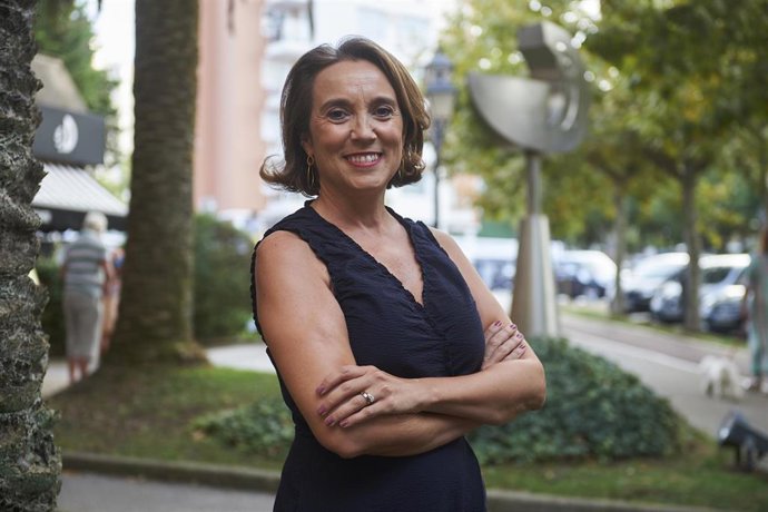 La secretaria general del Partido Popular, Cuca Gamarra, posa a su llegada a una reunión de la Junta Directiva Regional del PP, en el Hotel Santemar, a 6 de septiembre de 2022, en Santander, Cantabria (España). 