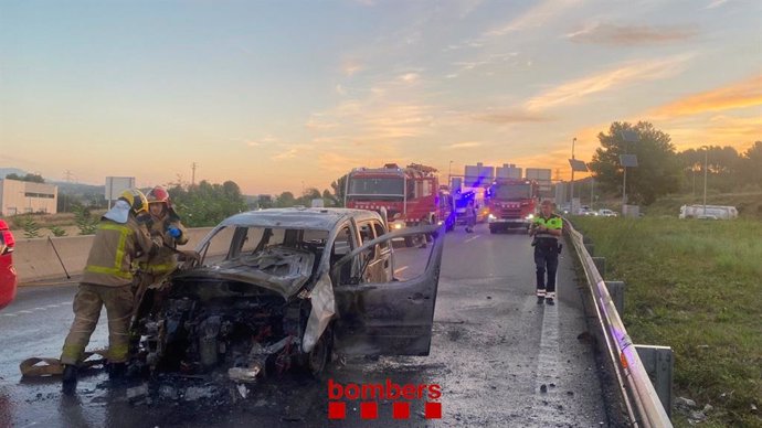 Cotxe incendiat aquest dimarts al matí en l'autopista AP-7