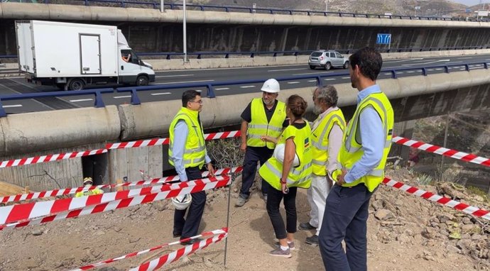 El vicepresidente del Cabildo comprueba el estado de la actuación en el viaducto del Guiniguada