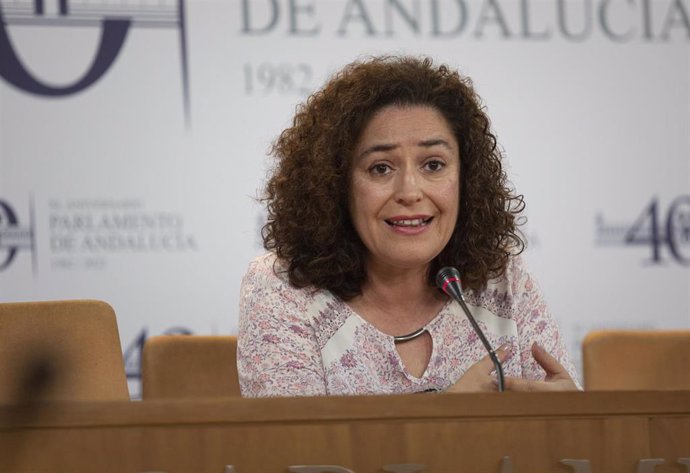 La portavoz del grupo parlamentario Por Andalucía, Inmaculada Nieto, durante la rueda de prensa. A 07 de septiembre de 2022, en Sevilla (Andalucía, España).