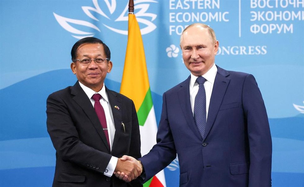 El primer ministro de Birmania, Min Aung, Hlein, y el presidente ruso, Vladimir Putin