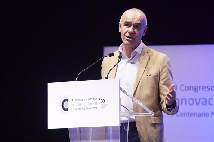 El alcalde de Sevilla, Antonio Muñoz, durante la celebración del II Congreso Internacional de Innovación Social V Centenario Magallanes-Elcano en CaixaForum, a 7 de septiembre de 2022 en Sevilla (Andalucía, España)