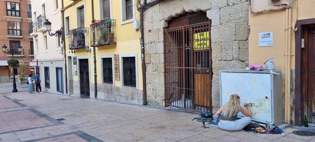 El Ayuntamiento promueve la intervención ‘Luces de la ciudad’ para decorar 50 cajas de registro de luz de Logroño