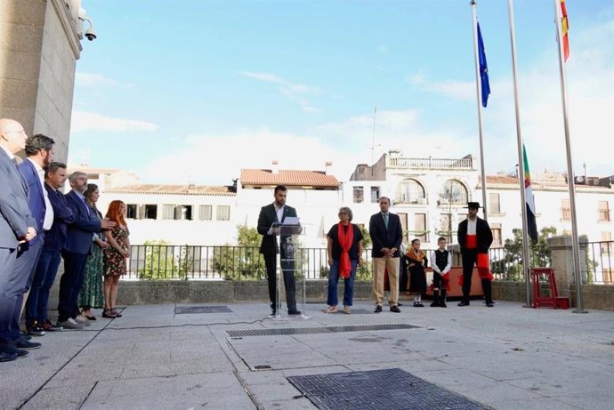 Acto institucinal del Ayuntamiento de Cáceres por el Día de Extremadura