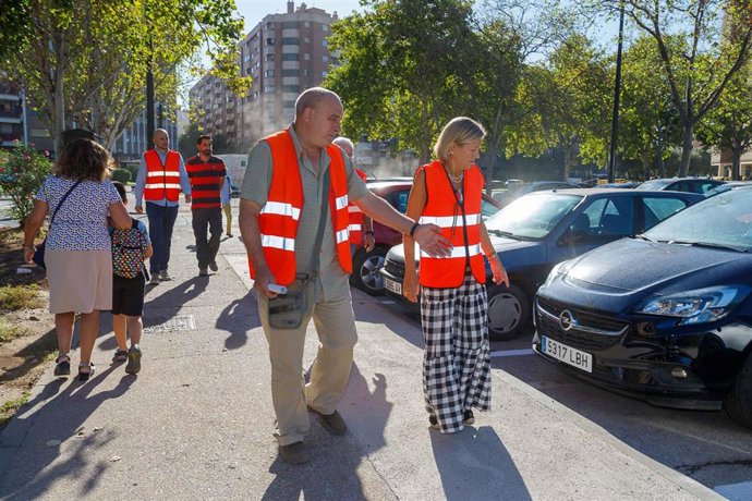 Nuevos andadores peatonales en los accesos al colegio Miraflores mejoran la seguridad de escolares y vecinos