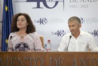 Por Andalucía reclama a Moreno que "cuente con el consenso" y las aportaciones del sector del taxi al regular los VTC