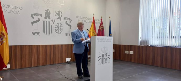 El delegado del Gobierno en la Región de Murcia, José Vélez, en rueda de prensa