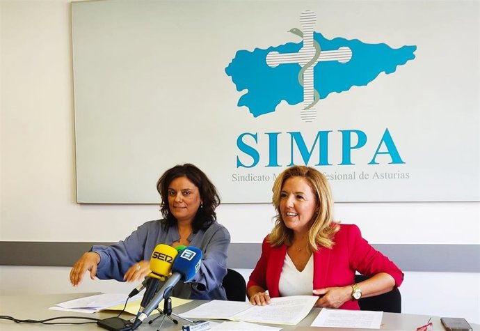 Beatriz Polledo y Teresa Mallada en la sede del Simpa.