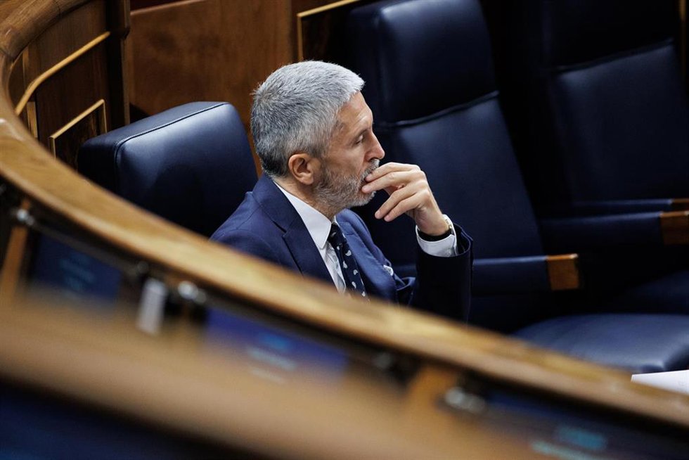 Archivo - El ministro del Interior, Fernando Grande-Marlaska, en una sesión plenaria, en el Congreso de los Diputados