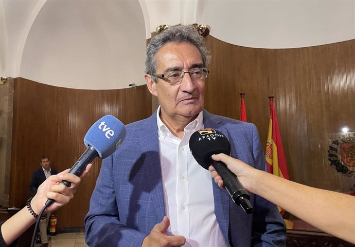El portavoz de VOX en el Ayuntamiento de Zaragoza, Julio Calvo.