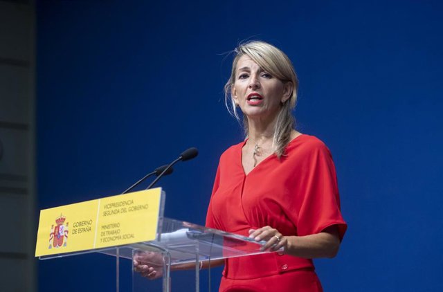 La vicepresidenta segunda y Ministra de Trabajo y Economía Social, Yolanda Díaz, interviene durante una rueda de prensa tras una reunión con UATAE, ATA Y UPTA, en la sede del Ministerio, a 7 de septiembre de 2022, en Madrid (España). Durante la reunión co