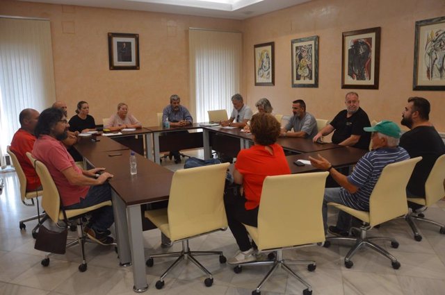 Reunión entre Ayuntamiento de Almonte (Huelva) y comité de empresa de FCC Medioambiente.