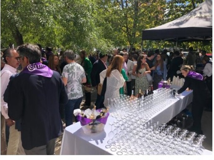 Participantes en el Vermú de Fiestas de la Cámara de Comercio de Valladolid.
