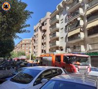 Asistidos tres menores por inhalación de humo en el incendio de una vivienda en Gandia