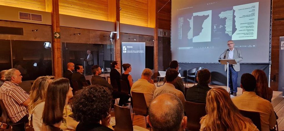 Intervención del delegado de Hábitat Urbano y Cohesión Social, Juan Manuel Flores, en la jornada organizada en la Fundación Fidas.