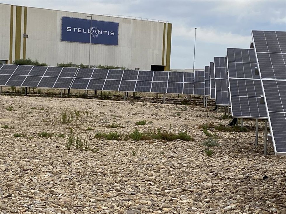 Parque solar de Stellantis en Figueruelas.