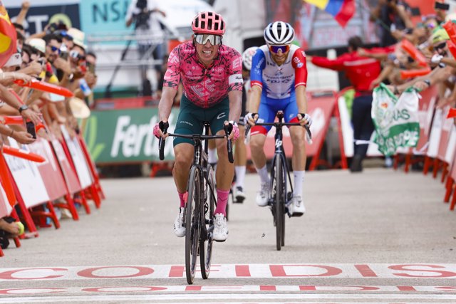 Rigoberto Urán le 'roba' una victoria al ciclismo español en un apretado final en alto.