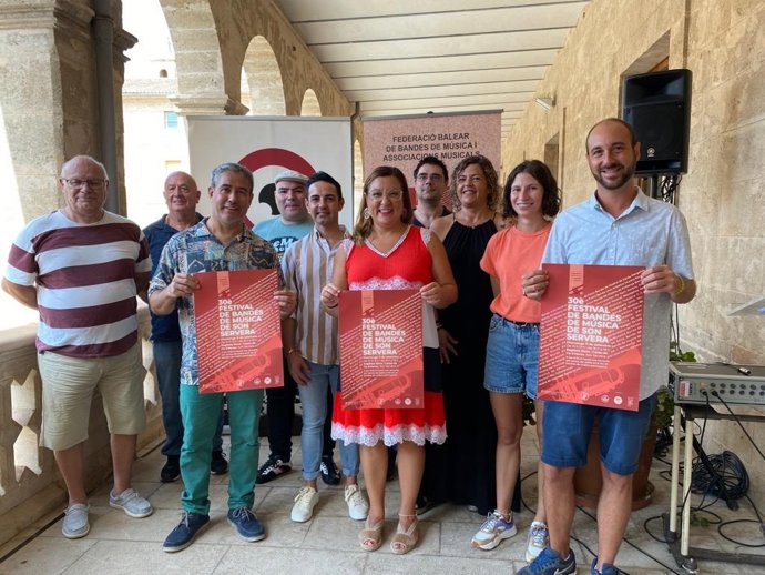 La vicepresidenta primera y consellera de Cultura del Consell de Mallorca, Bel Busquets, en la presentación del 30 Festival de Bandas de Música de Son Servera.