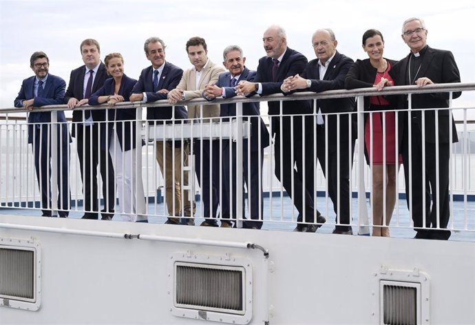 Autoridades en el acto por el 50 aniversario de Britanny Ferries