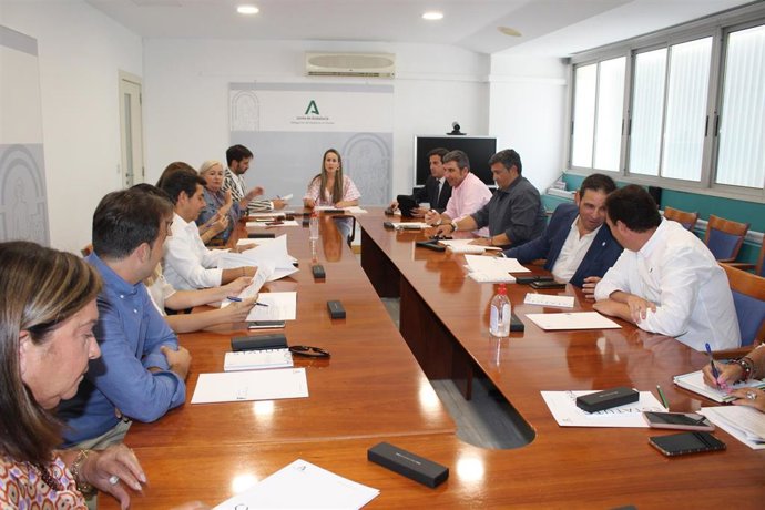 La delegada del Gobierno da la bienvenida a los delegados territoriales de la Junta en Huelva.