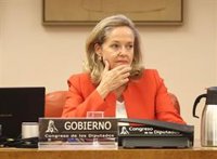 Calviño espera contribuir al pacto de rentas con la subida de sueldos de los funcionarios y del SMI