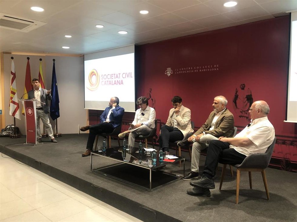 La mesa redonda de SCC, con Alejandro Fernández, David Pérez, Carlos Carrizosa y Lluís Rabell
