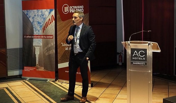 Pedro Álvarez, de CaixaBank, durante la jornada en Arroyo.
