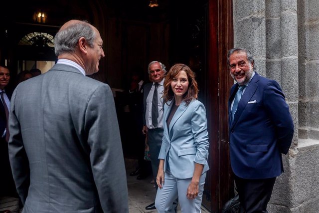 La presidenta de la Comunidad de Madrid, Isabel Díaz Ayuso a su llegada al I Foro Empresarial Internacionalización en Italia, en el Palacio de Santoña, a 8 de septiembre de 2022, en Madrid (España).