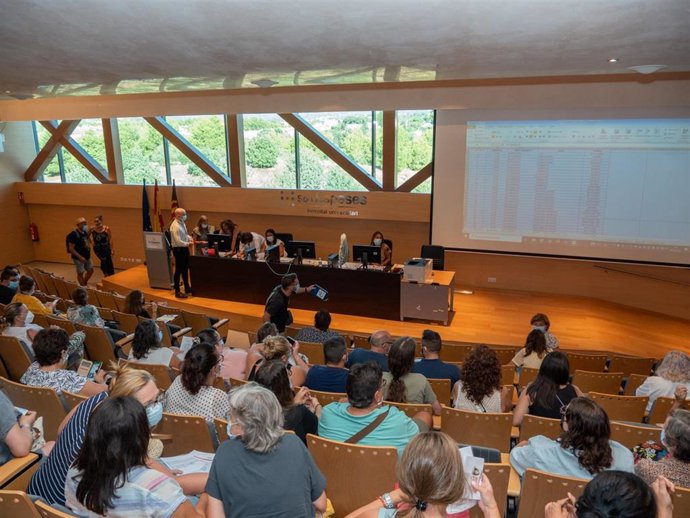 El acto de adjudicación de los nombramientos estatutarios temporales de interinidad y larga duración de la categoría TCAE, en el Hospital Son Espases.