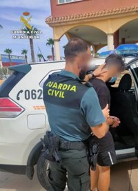 La Guardia Civil detiene a un presunto exhibicionista en Los Alcázares (Murcia)