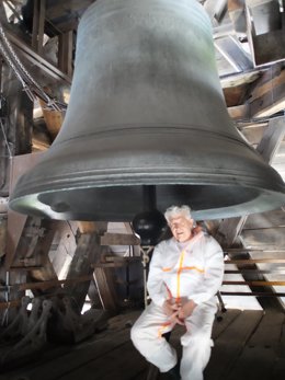 Bill Fontana in Notre-Dame Cathedral, Paris. Photo: Luca Bagnoli.