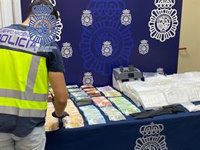 Detenido en Sevilla el repartidor de un supermercado por traficar con cocaína en el vehículo de empresa