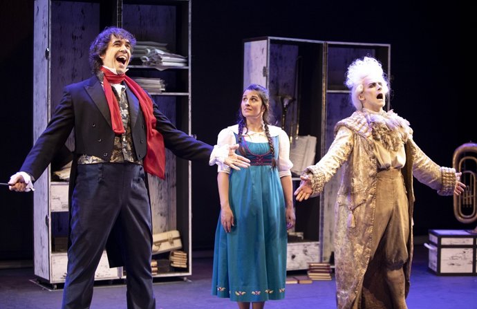 Archivo - Escena de 'Beethoven#Para Elisa', uno de los espectáculos que ofrecerá el Teatro Bretón de Logroño contando con el Programa Platea