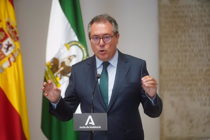 Rueda de prensa del portavoz del  secretario general y presidente del grupo del PSOE-A, Juan Espadas,, tras la reunión mantenida con el Presidente de la Junta, Juanma  Moreno a 08 de septiembre del 2022 en Sevilla (Andalucía, España)