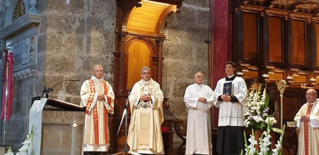 El arzobispo de Valladolid, Luis Argüello, durante la lectura de su homilía de celebración en honor a la Virgen de San Lorenzo de este jueves, 8 de septiembre
