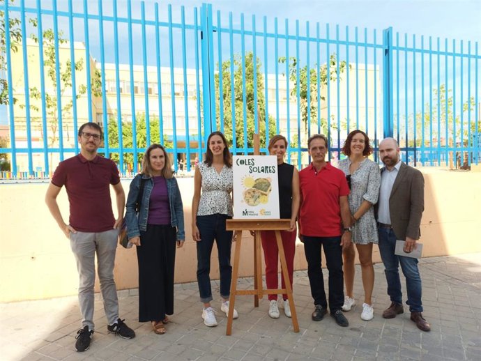 Más Madrid propone "invertir un Zendal" en placas solares en 150 colegios para lograr ahorros familiares de hasta 300