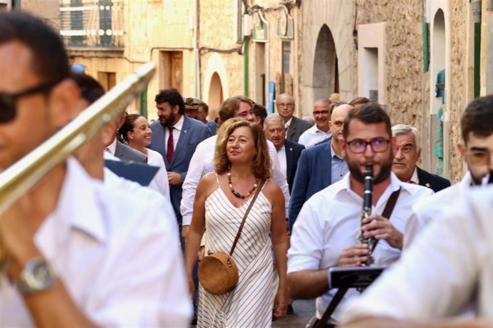 La presidenta del Govern, Francina Armengol, en las fiestas patronales de la Natividad de la Virgen María de Fornalutx.