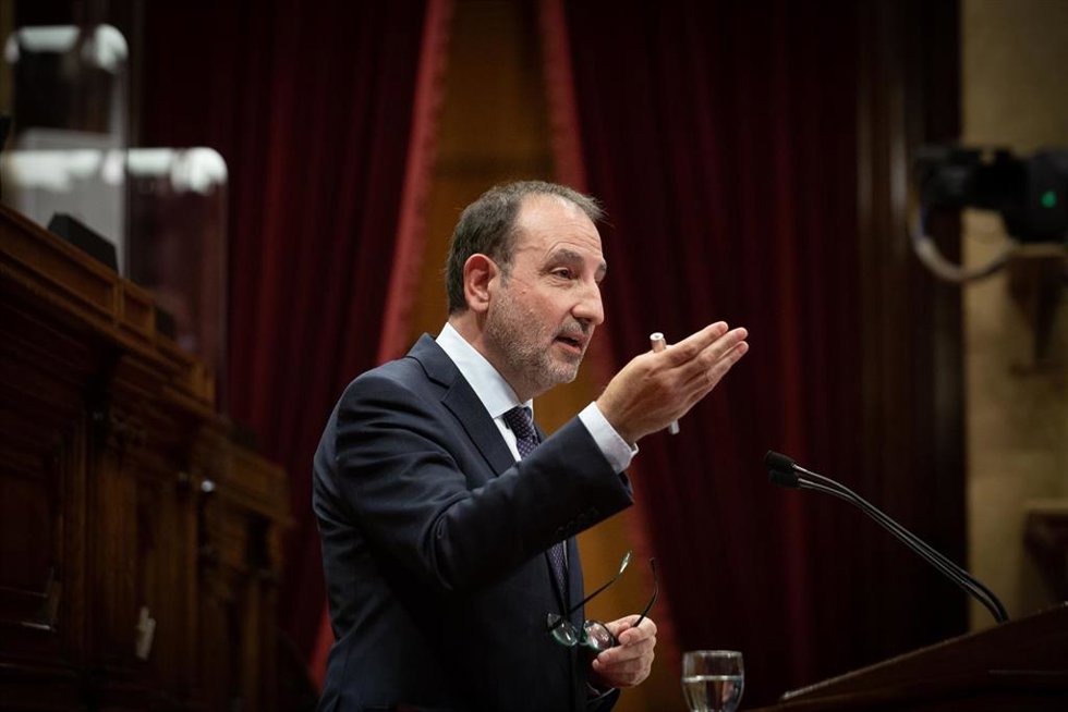 Archivo - El secretario general de Units per Avanar y diputado en el Parlament del PSC-Units, Ramón Espadaler, en un pleno del Parlament. 
