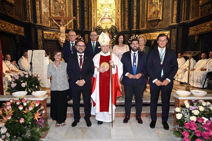El presidente de la Comunidad, Fernando López Miras, asiste a la misa en honor a la patrona de Lorca, Santa María la Real de las Huertas
